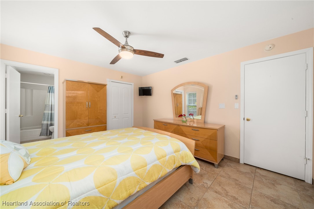 2402 Valerie Boulevard