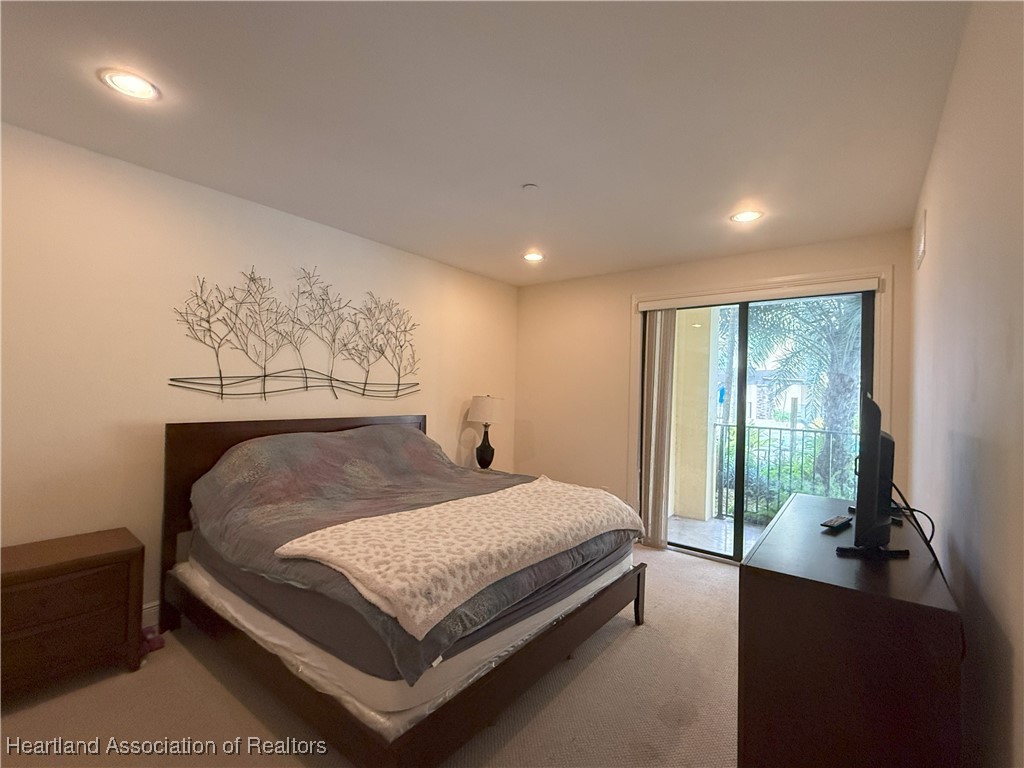 2351 Lakeview Drive 115