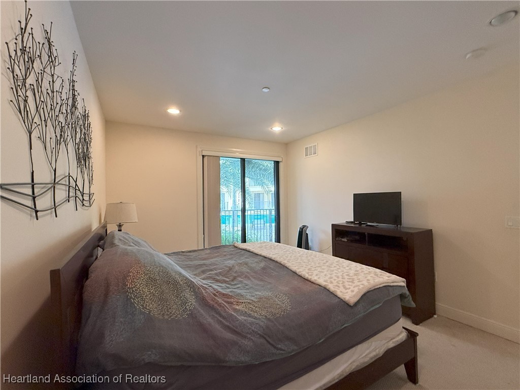 2351 Lakeview Drive 115