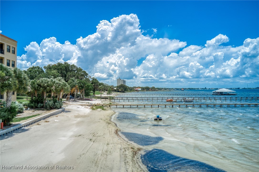 2351 Lakeview Drive 115