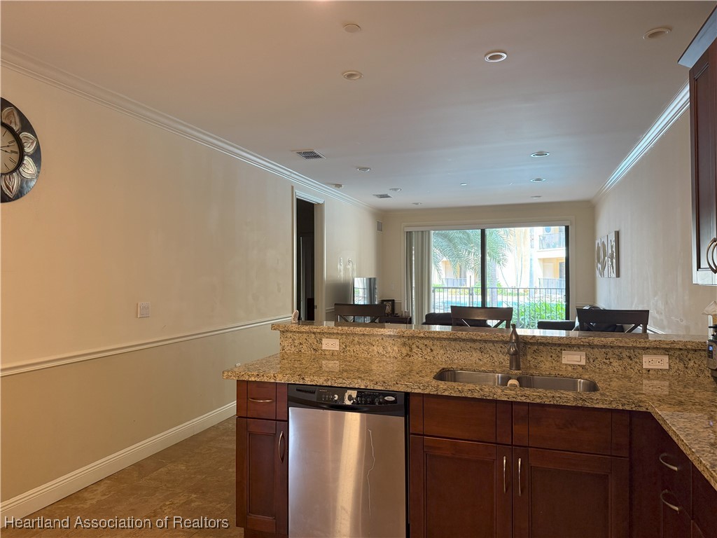 2351 Lakeview Drive 115