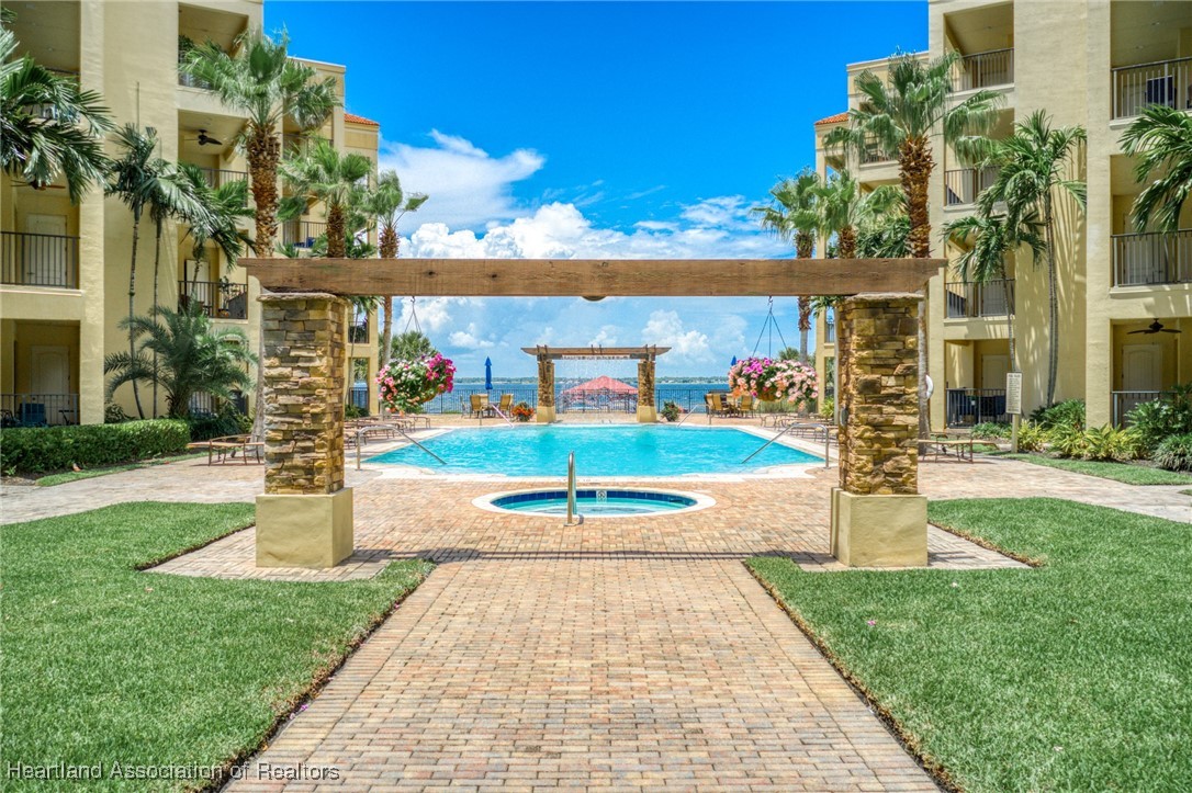 2351 Lakeview Drive 115