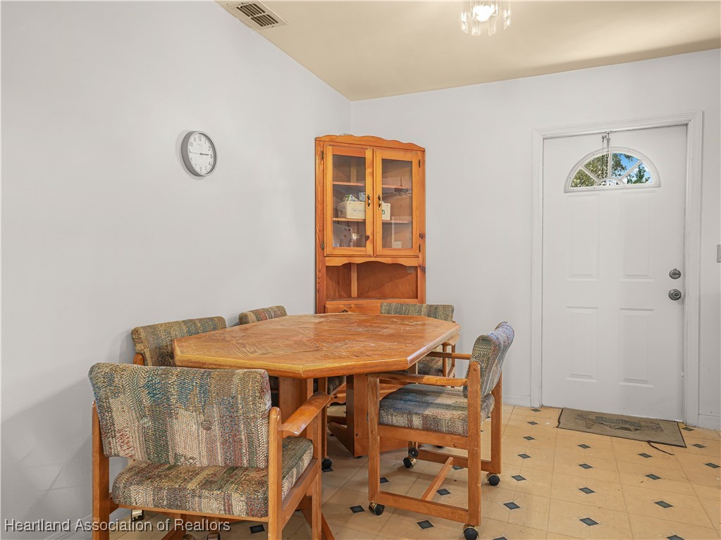 225 Pennsylvania Avenue