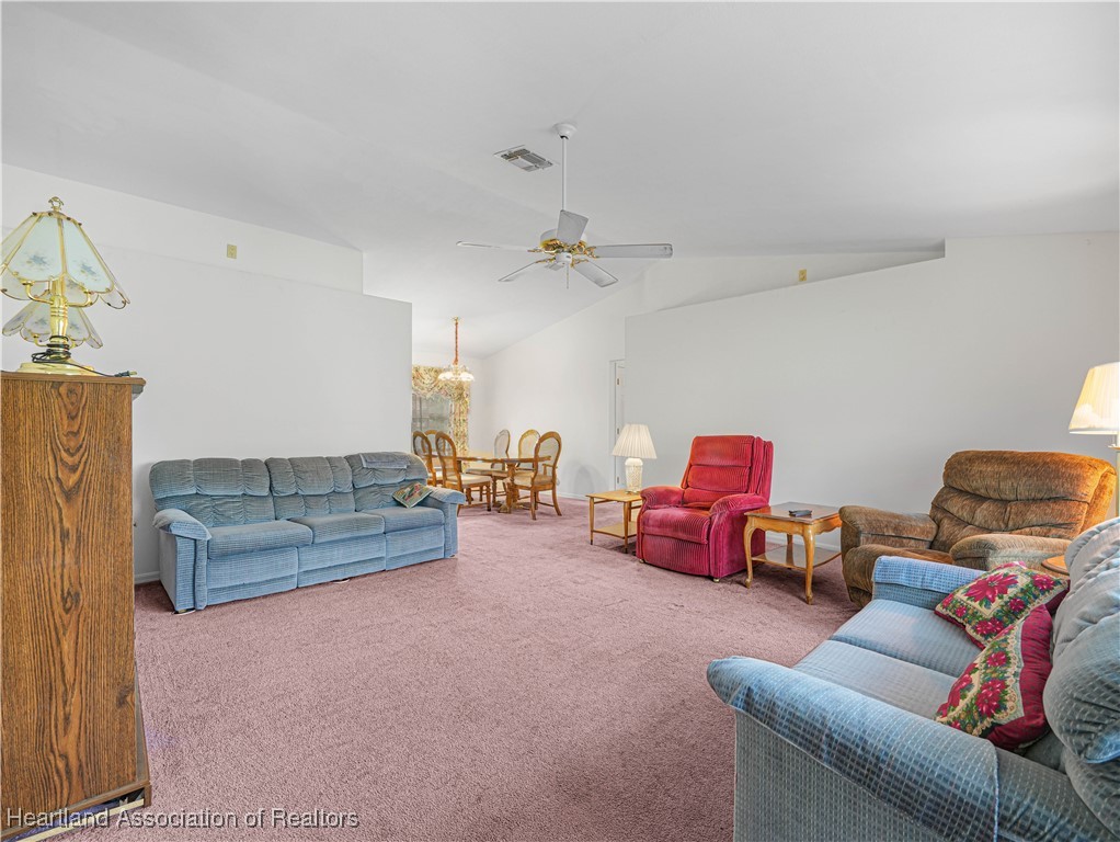 225 Pennsylvania Avenue