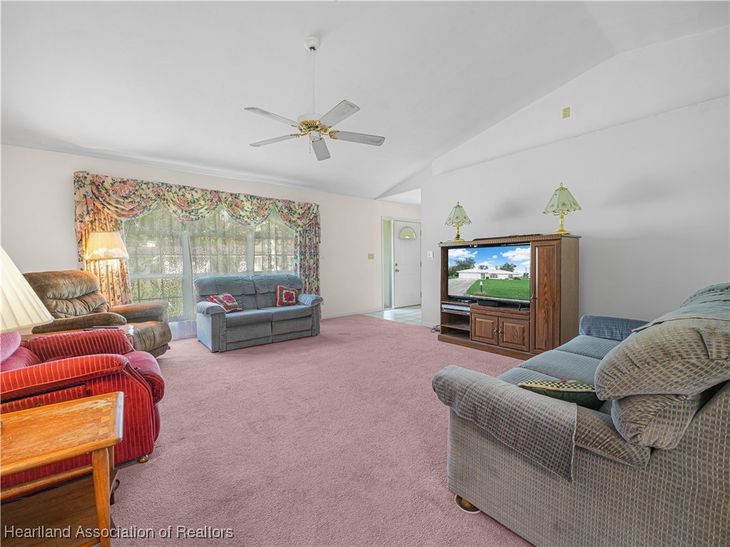 225 Pennsylvania Avenue