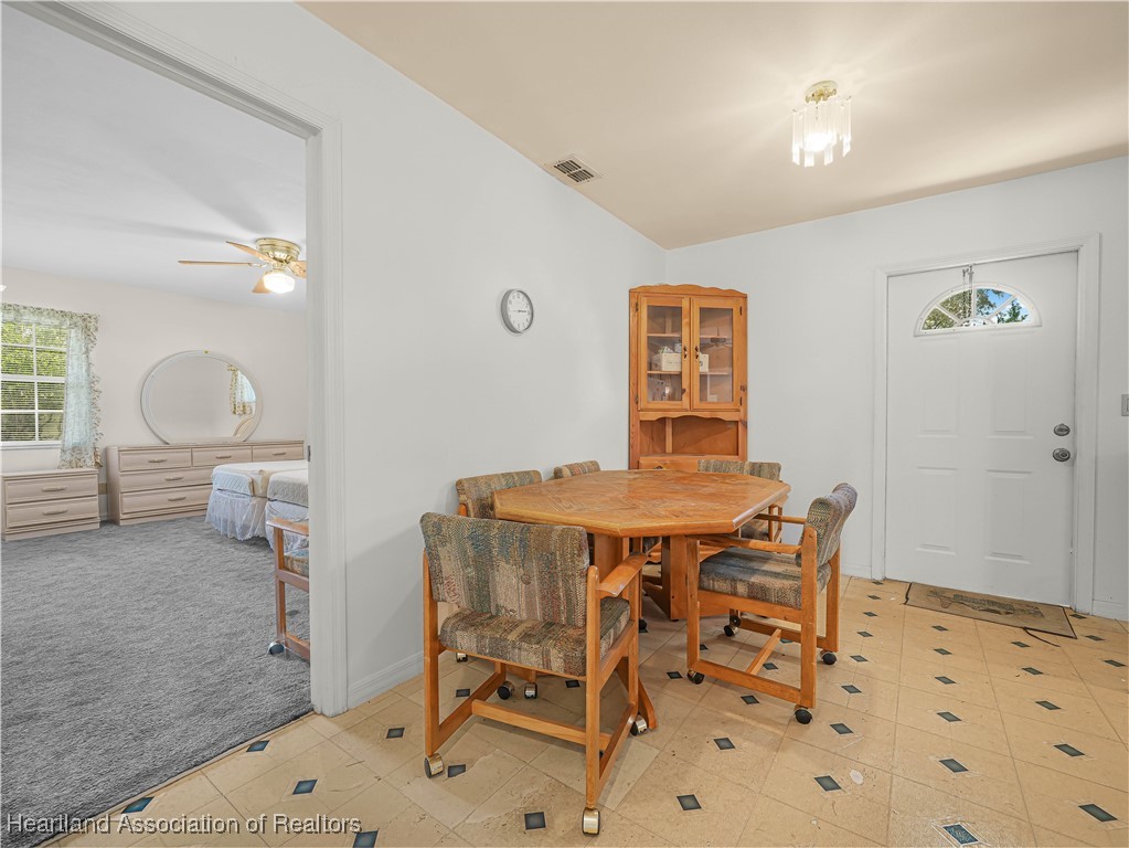 225 Pennsylvania Avenue