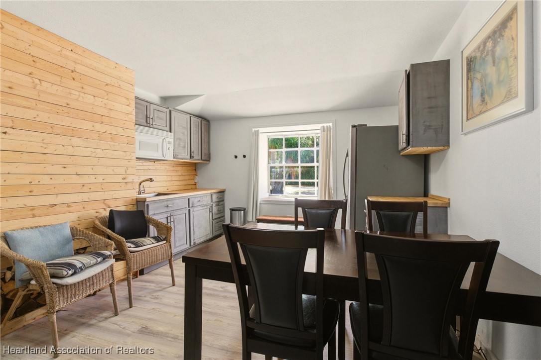 2124 Gardenview Road