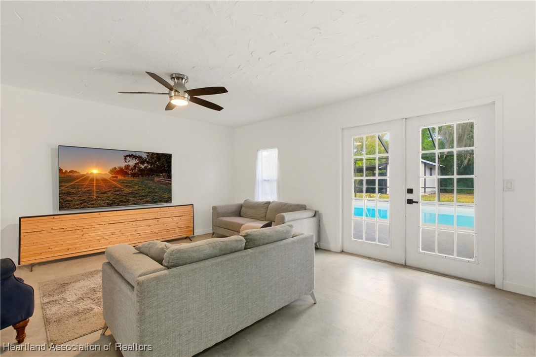 2124 Gardenview Road