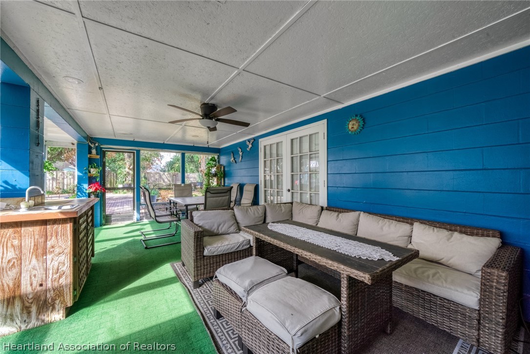 313 E Canfield Street