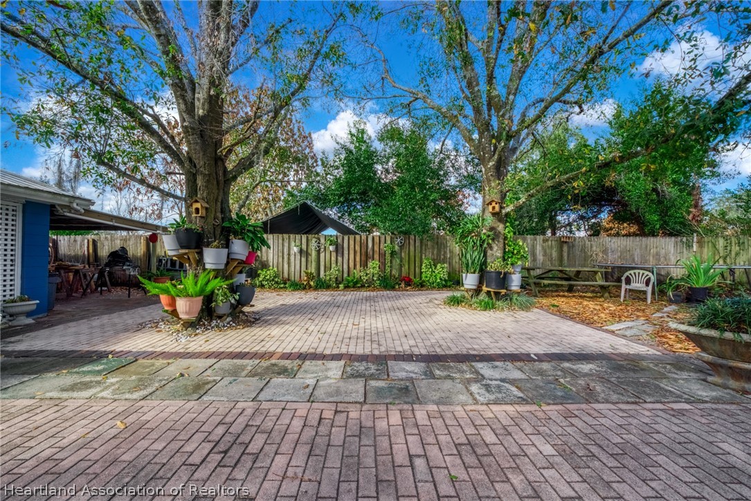 313 E Canfield Street