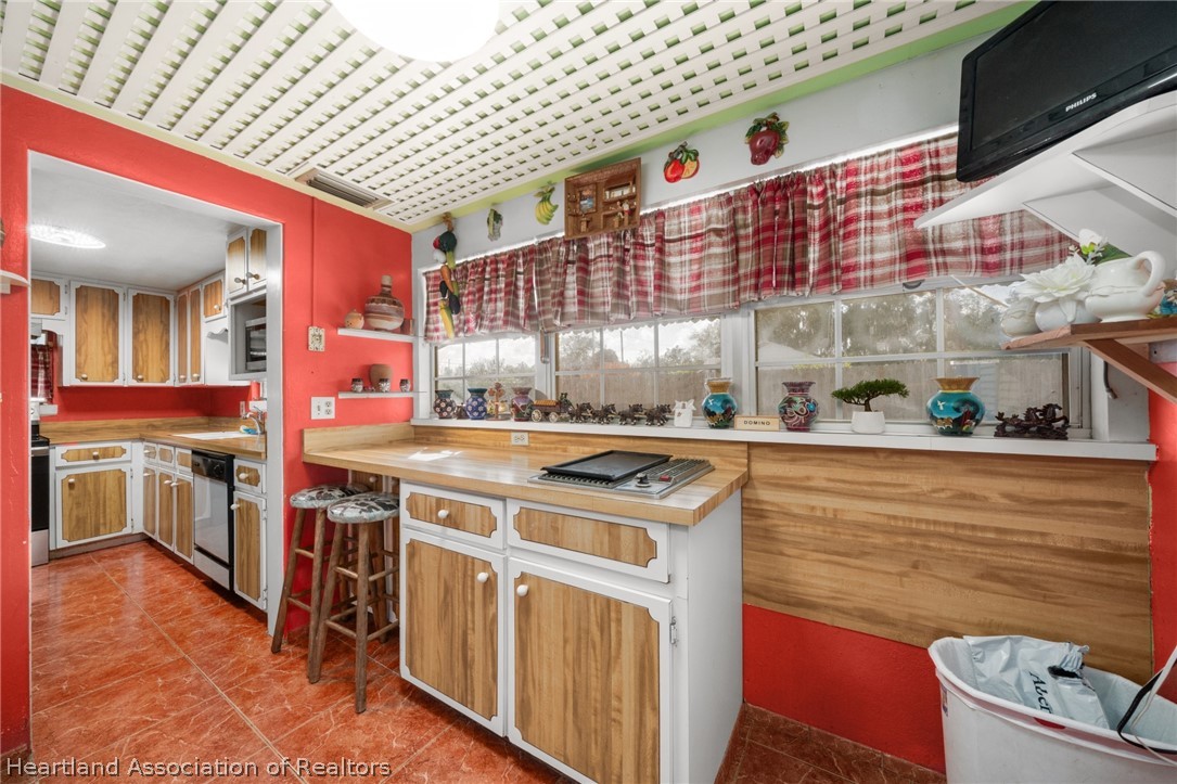 313 E Canfield Street