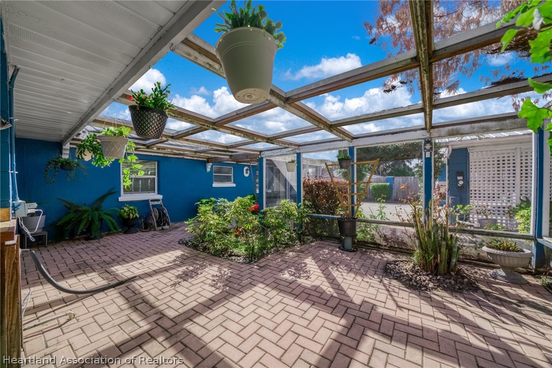 313 E Canfield Street