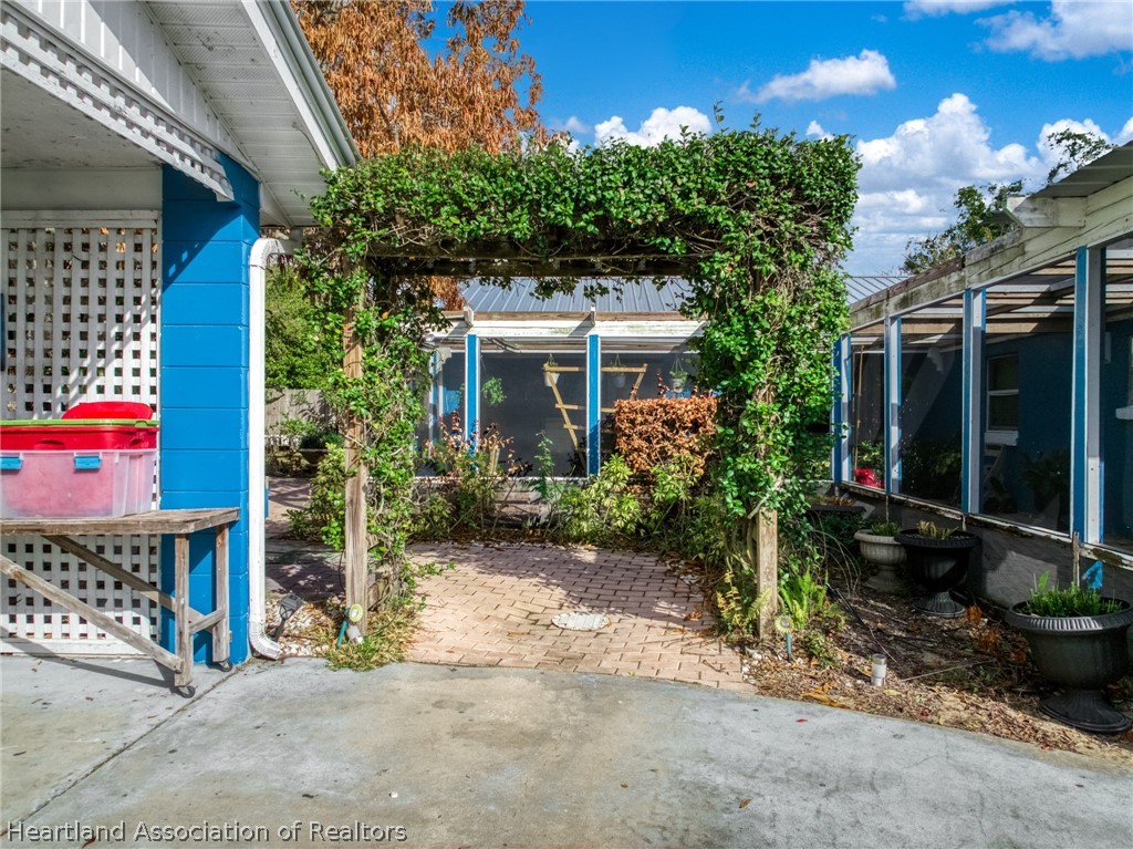 313 E Canfield Street