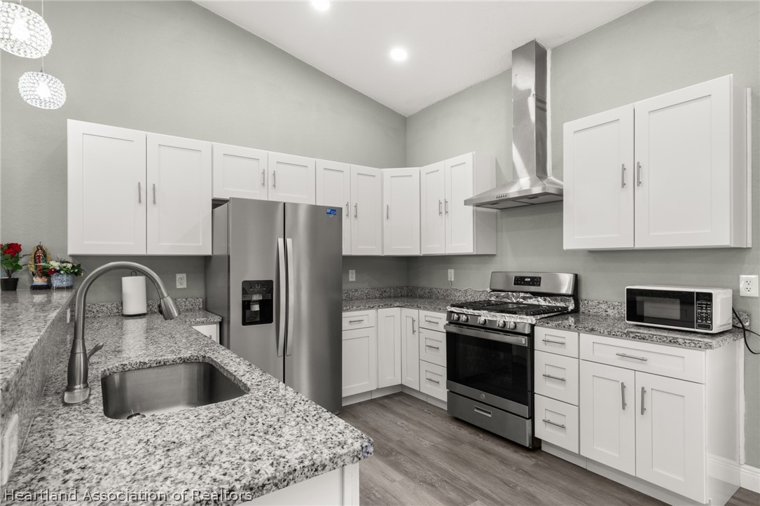 189 N Oleander Drive