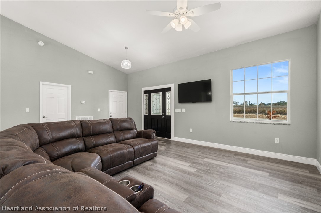 189 N Oleander Drive