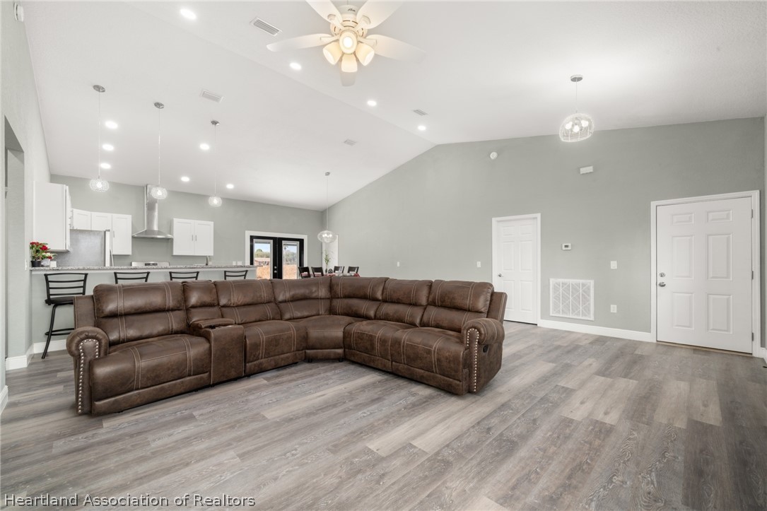 189 N Oleander Drive