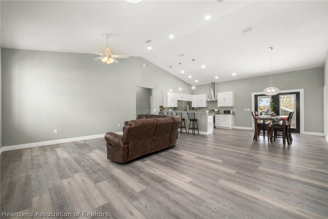 189 N Oleander Drive