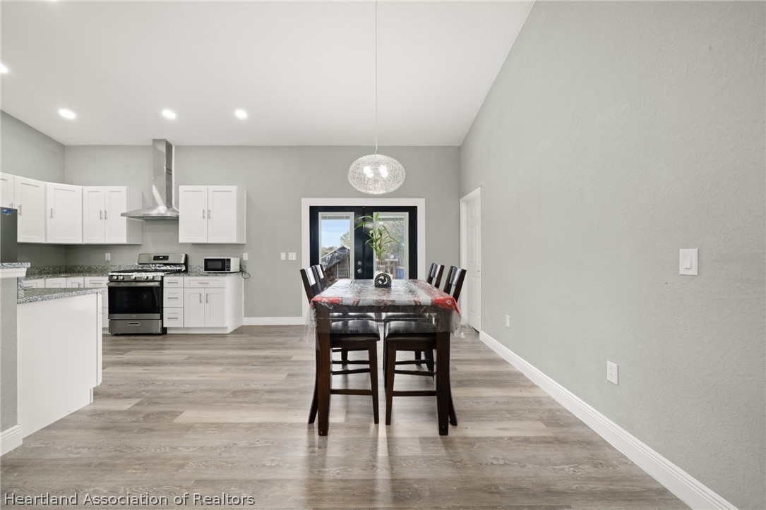 189 N Oleander Drive