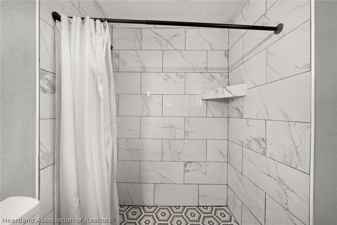 189 N Oleander Drive