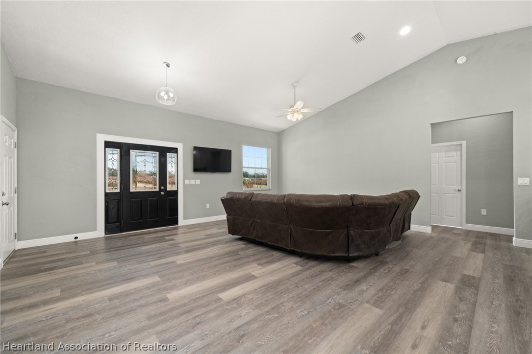 189 N Oleander Drive