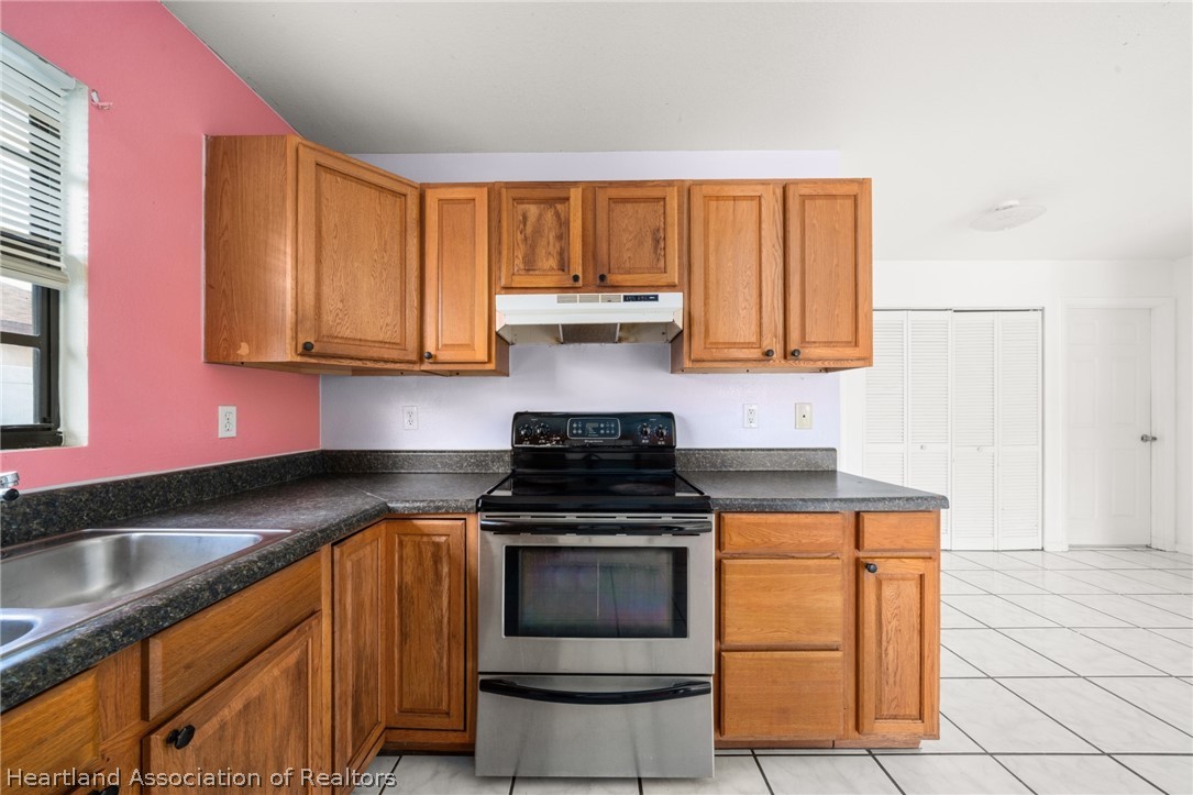 3518 Ellington Avenue