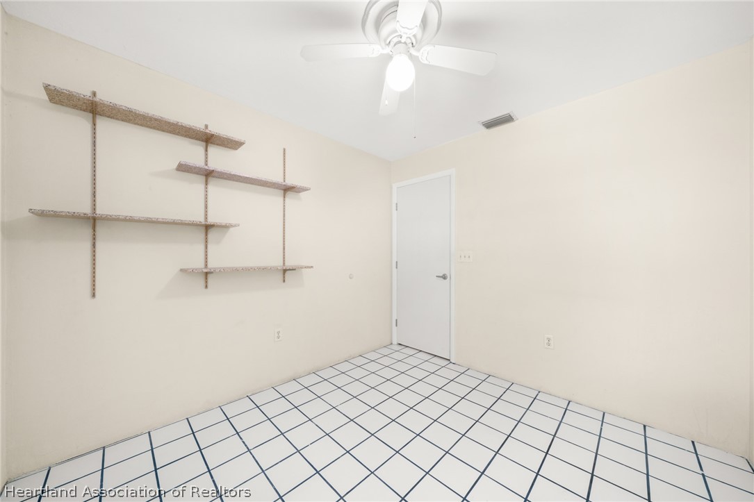 1273 Woodbury Avenue