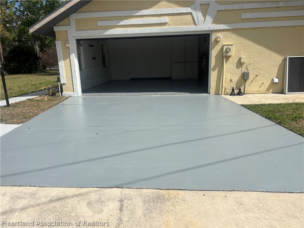 1273 Woodbury Avenue