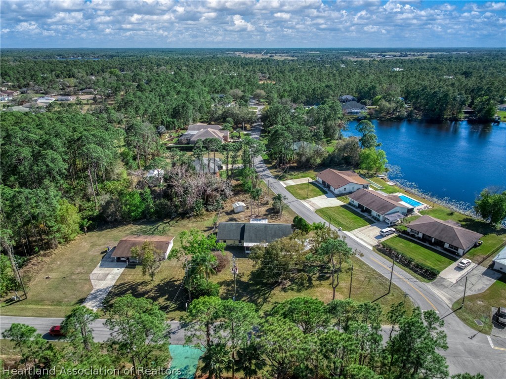 1273 Woodbury Avenue