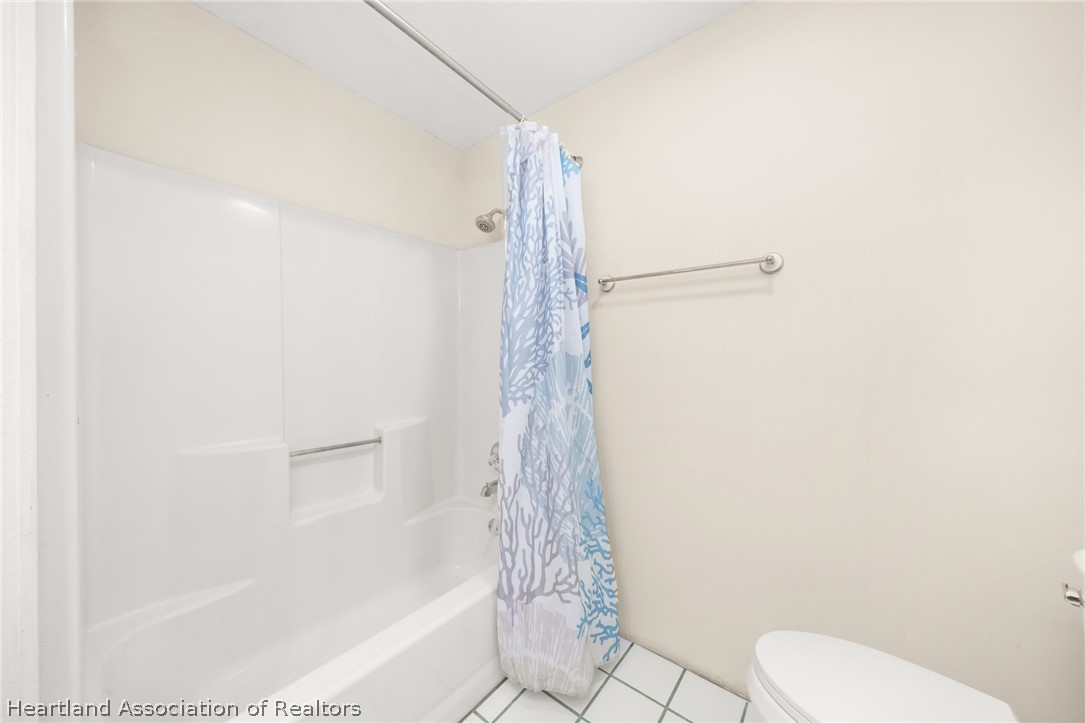 1273 Woodbury Avenue