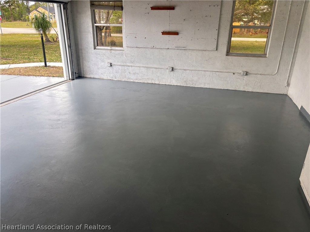 1273 Woodbury Avenue