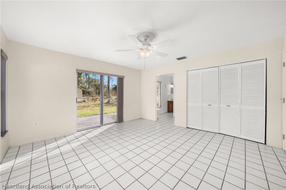 1273 Woodbury Avenue