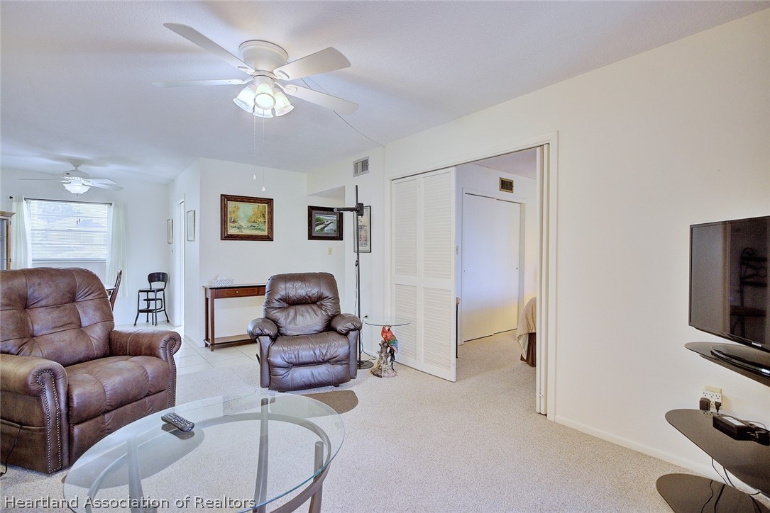 1801 Lakeview Drive 301