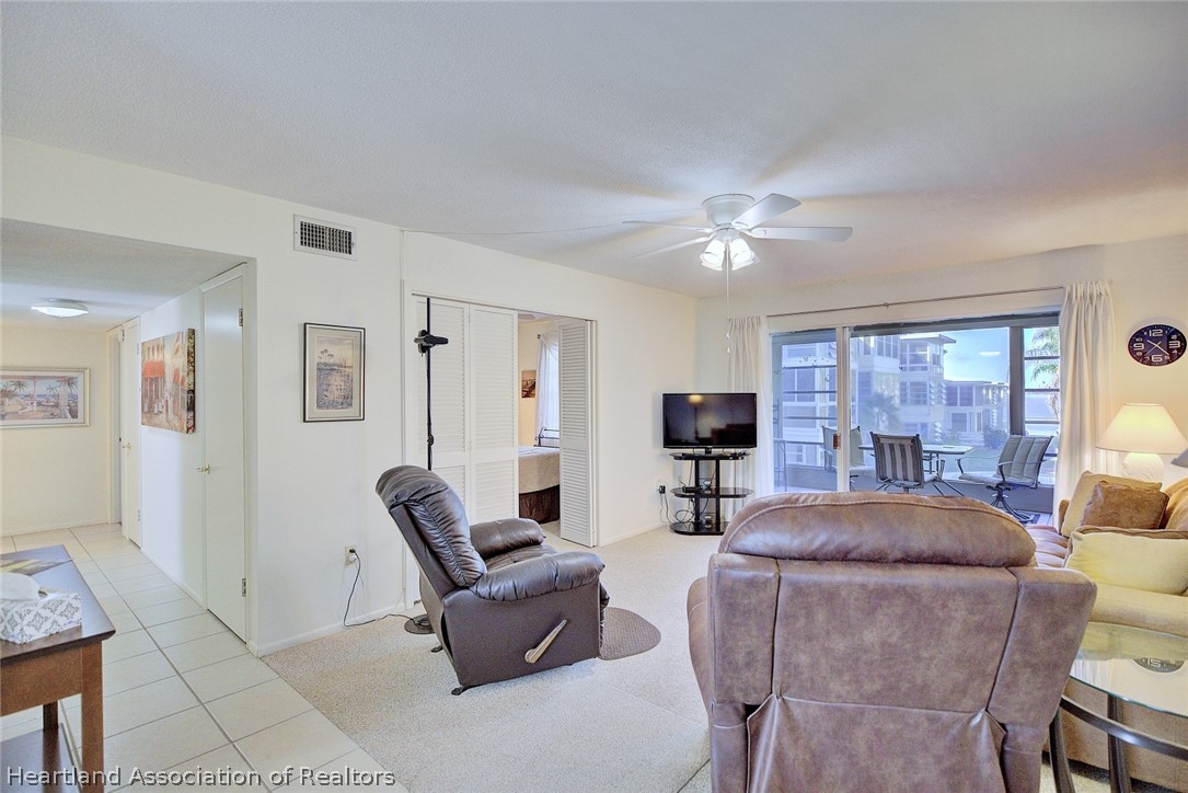 1801 Lakeview Drive 301