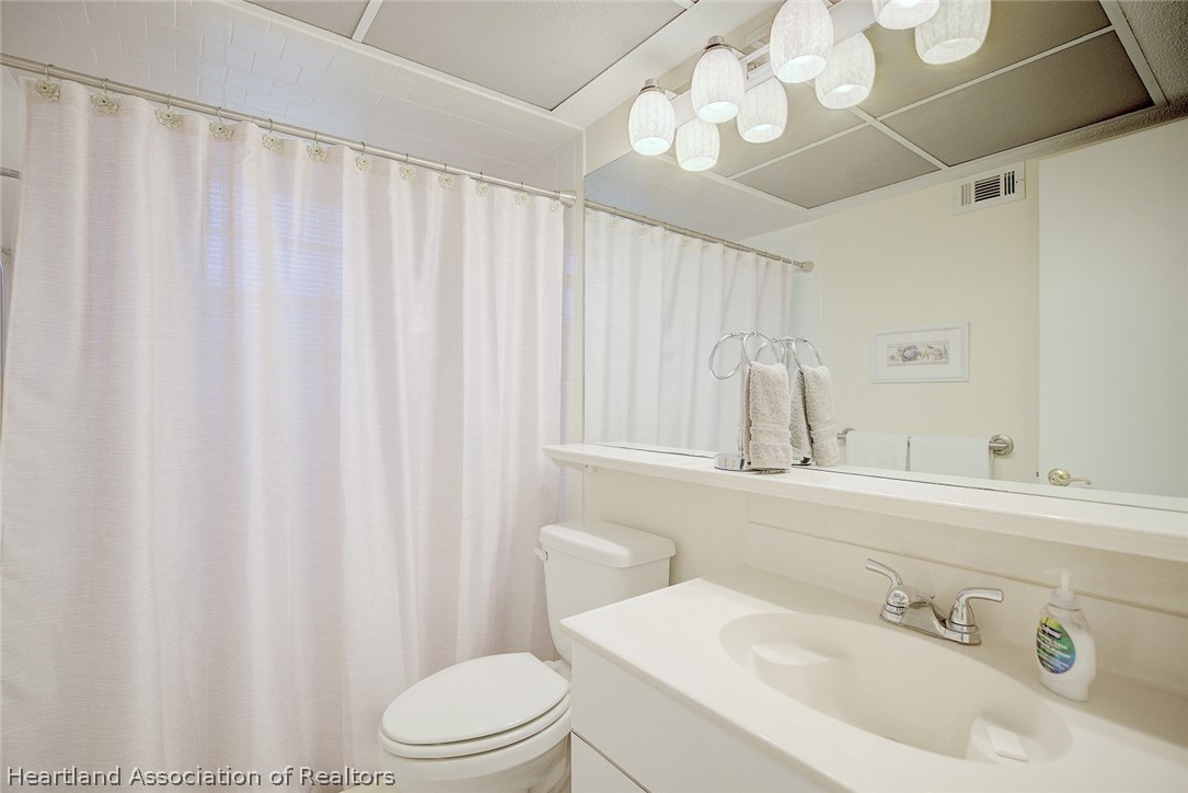 1801 Lakeview Drive 301