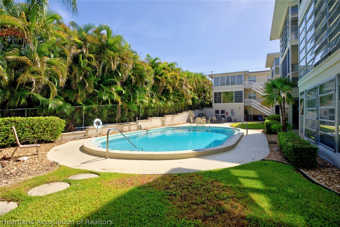 1801 Lakeview Drive 301