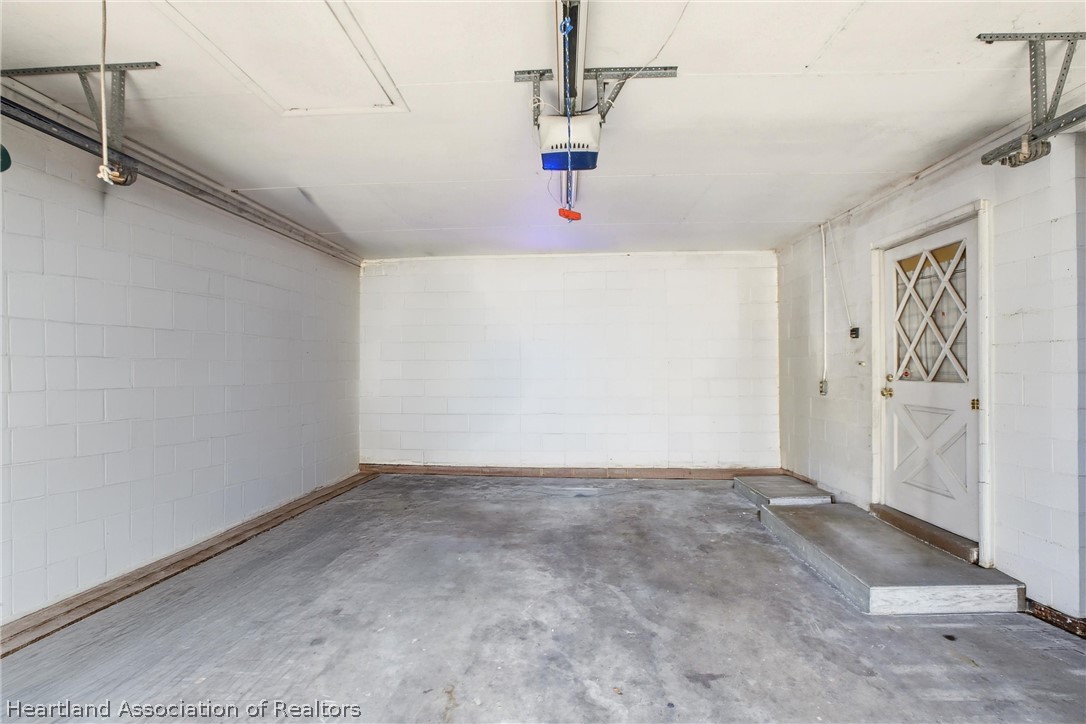 3903 Edison Avenue