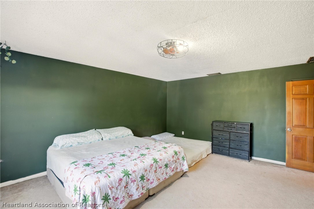 3903 Edison Avenue