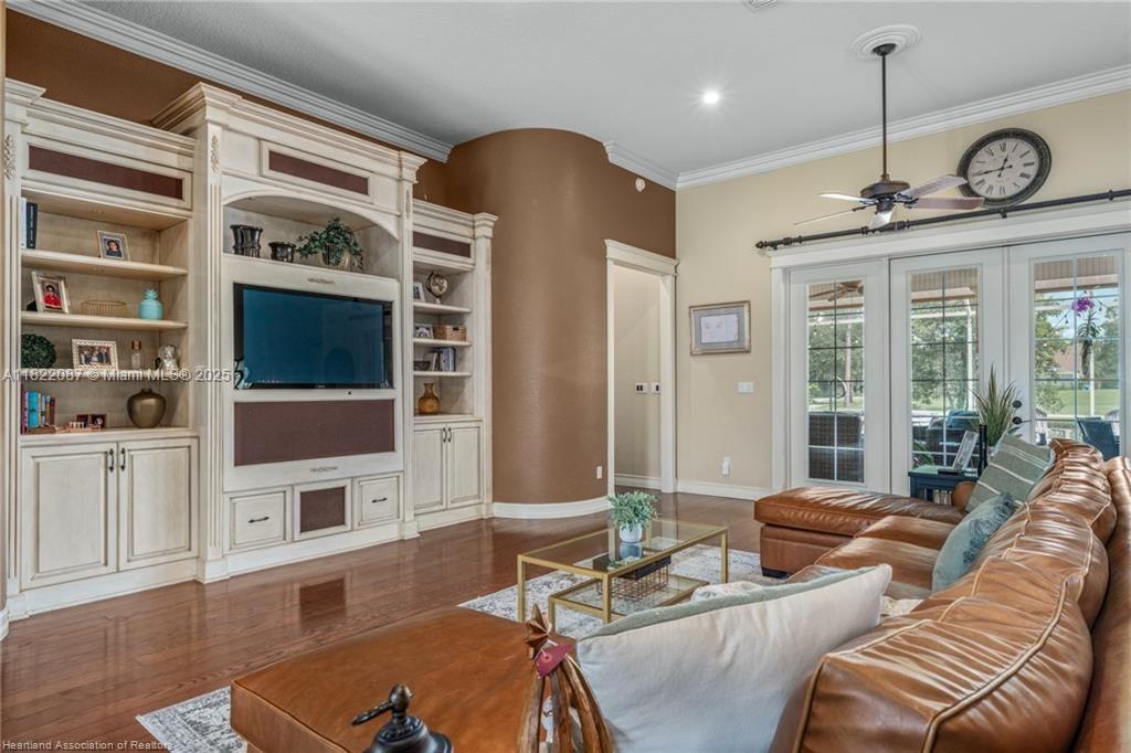 3859 Enchanted Oaks LN