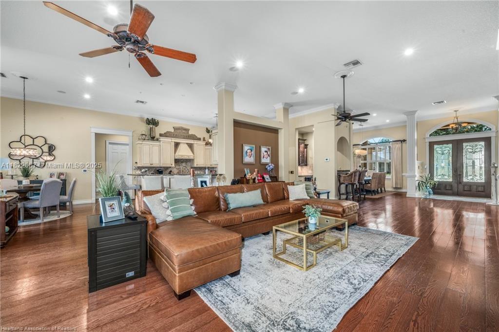 3859 Enchanted Oaks LN