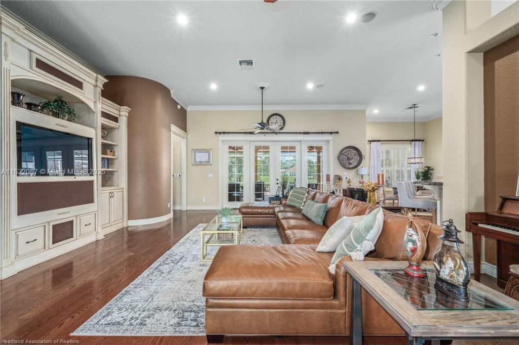 3859 Enchanted Oaks LN