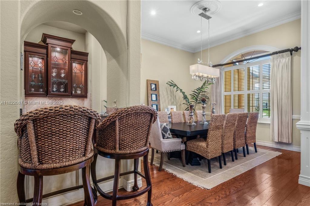 3859 Enchanted Oaks LN