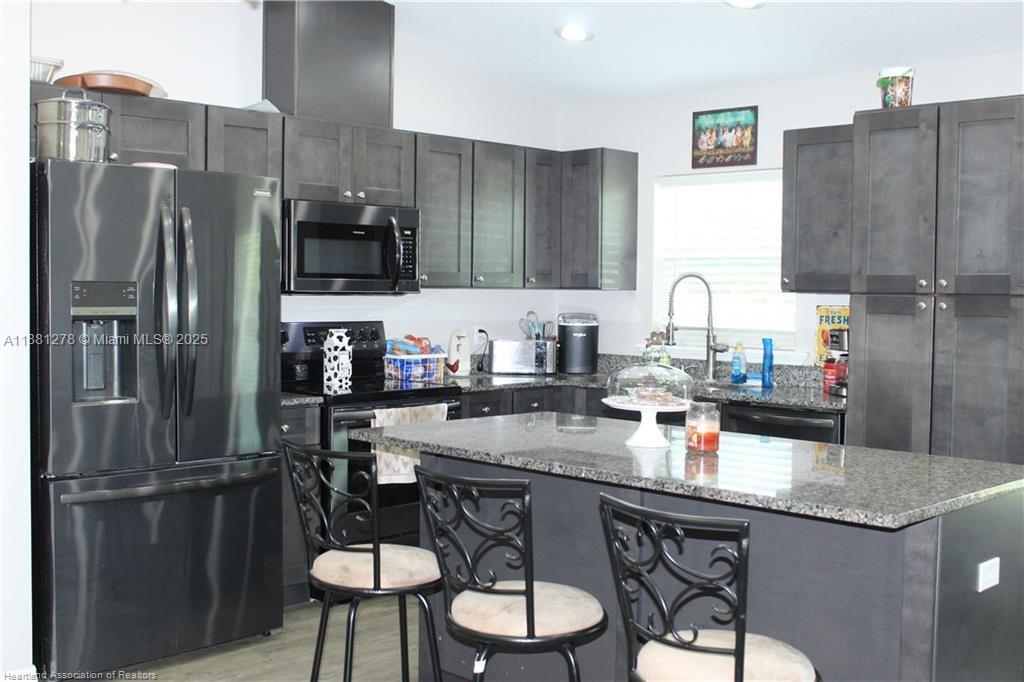 5195 Greenfields Run