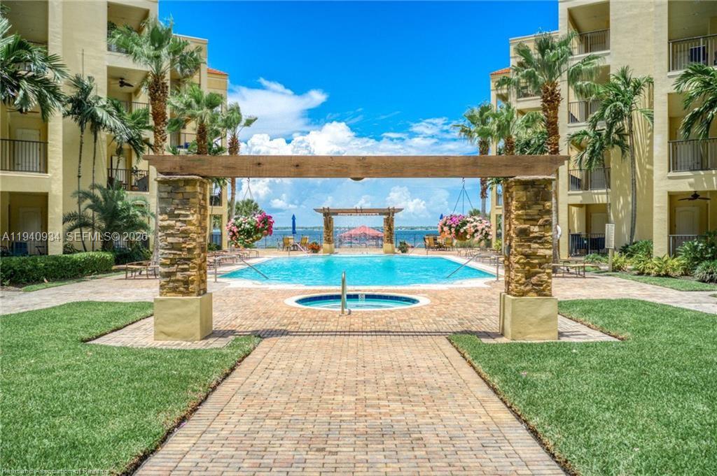 2351 Lakeview Drive # 115