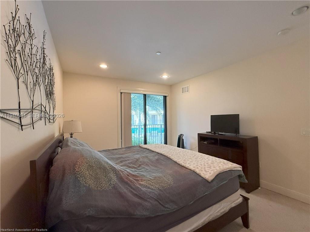 2351 Lakeview Drive # 115