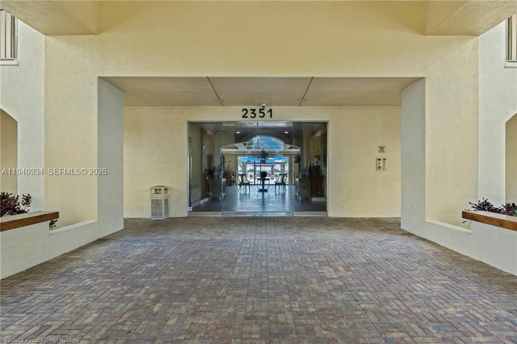 2351 Lakeview Drive # 115