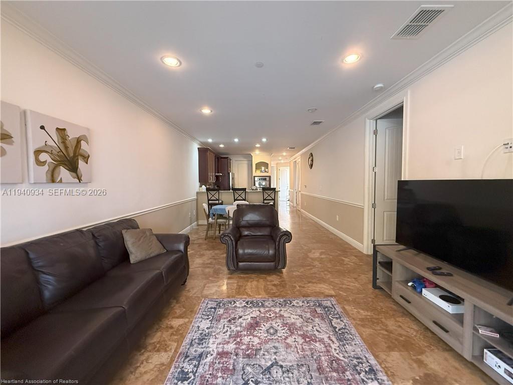 2351 Lakeview Drive # 115