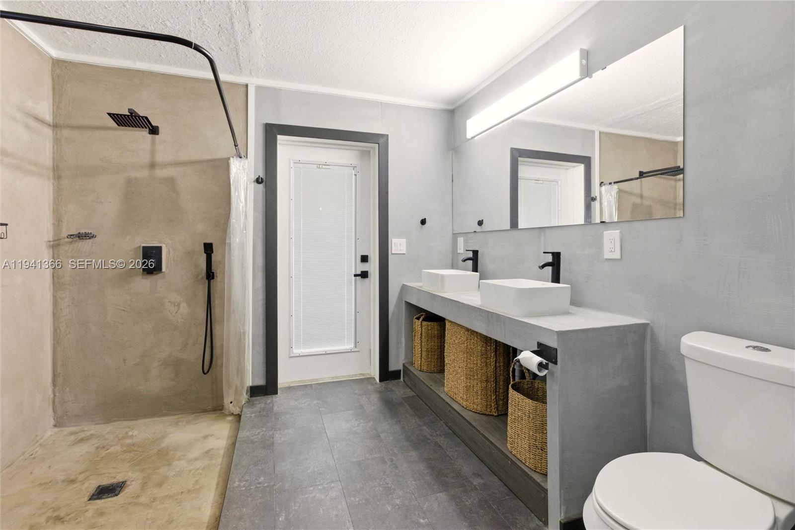 2124 Gardenview Road