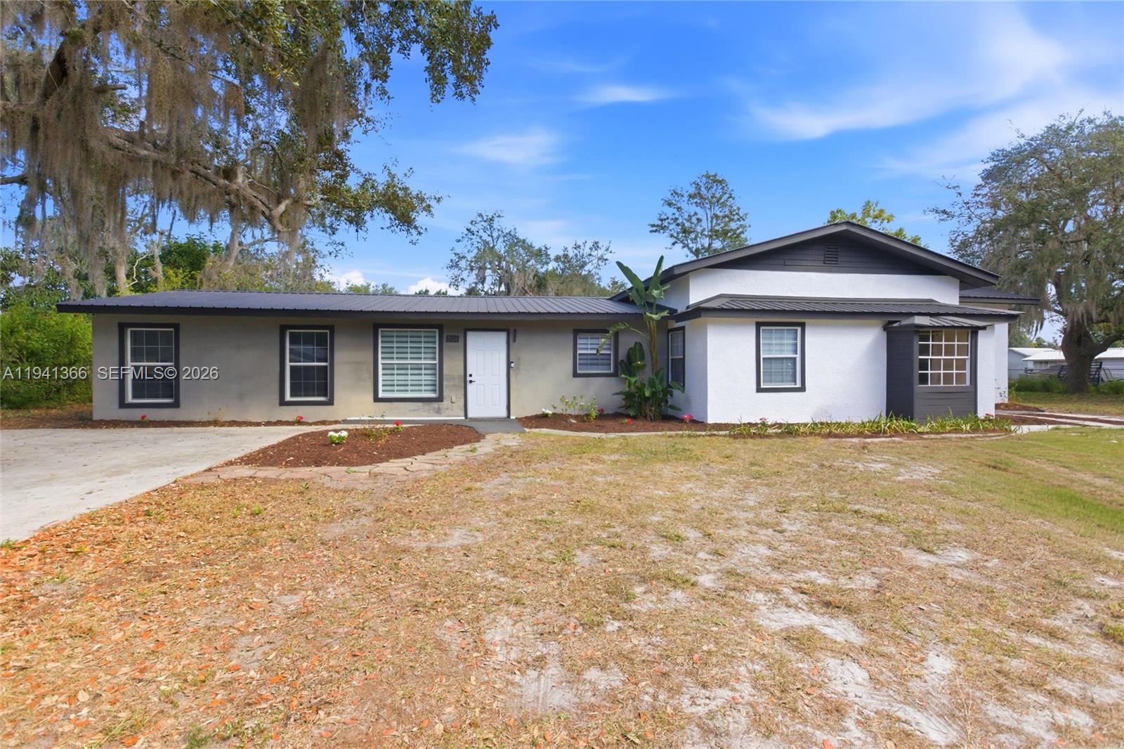 2124 Gardenview Road