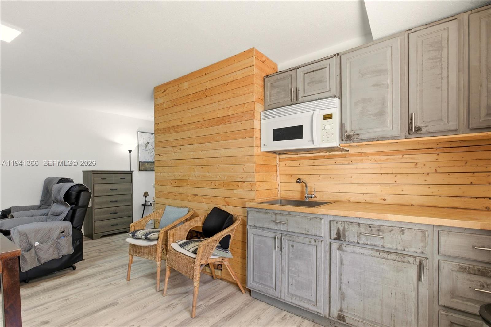 2124 Gardenview Road