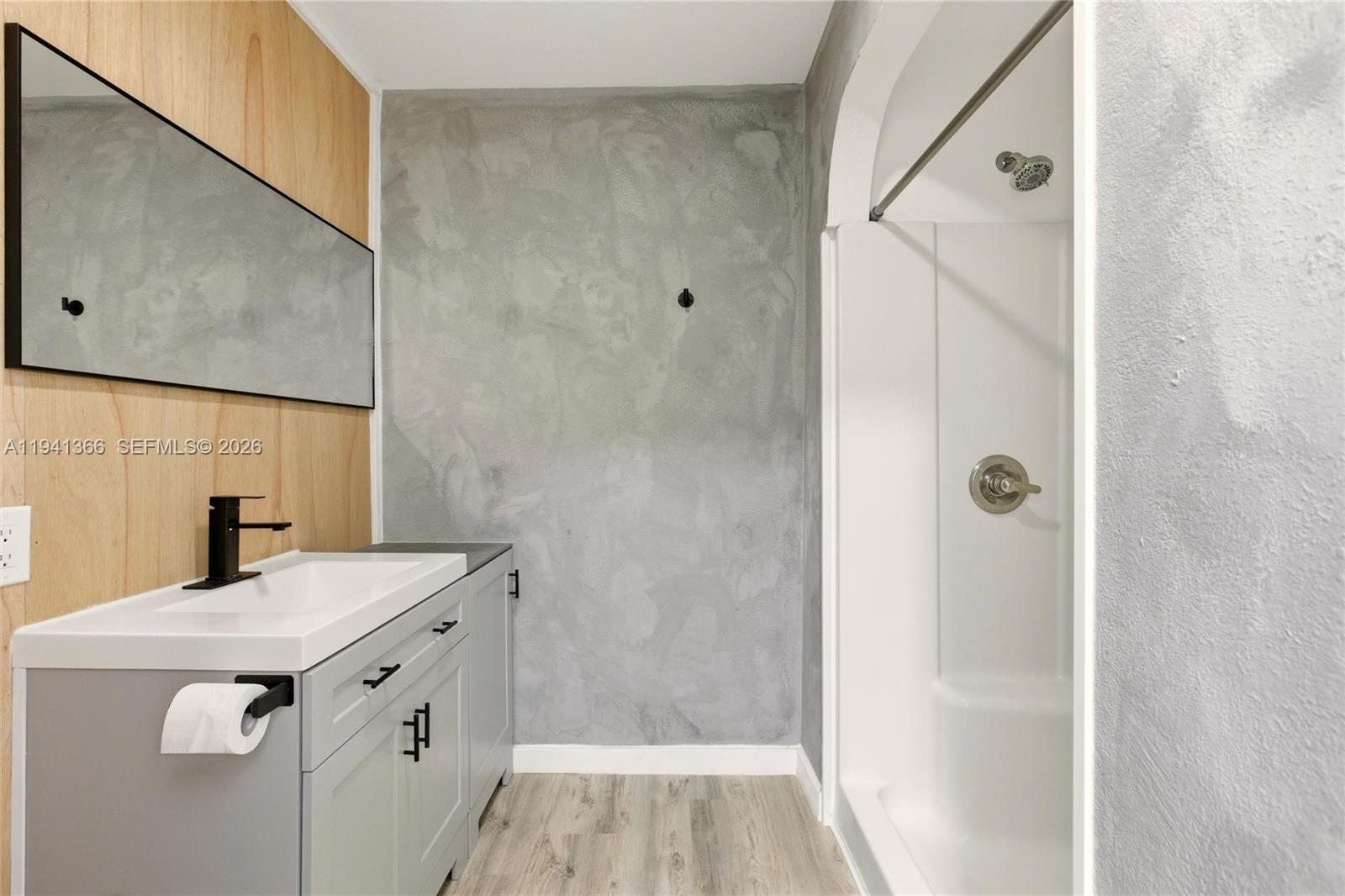 2124 Gardenview Road